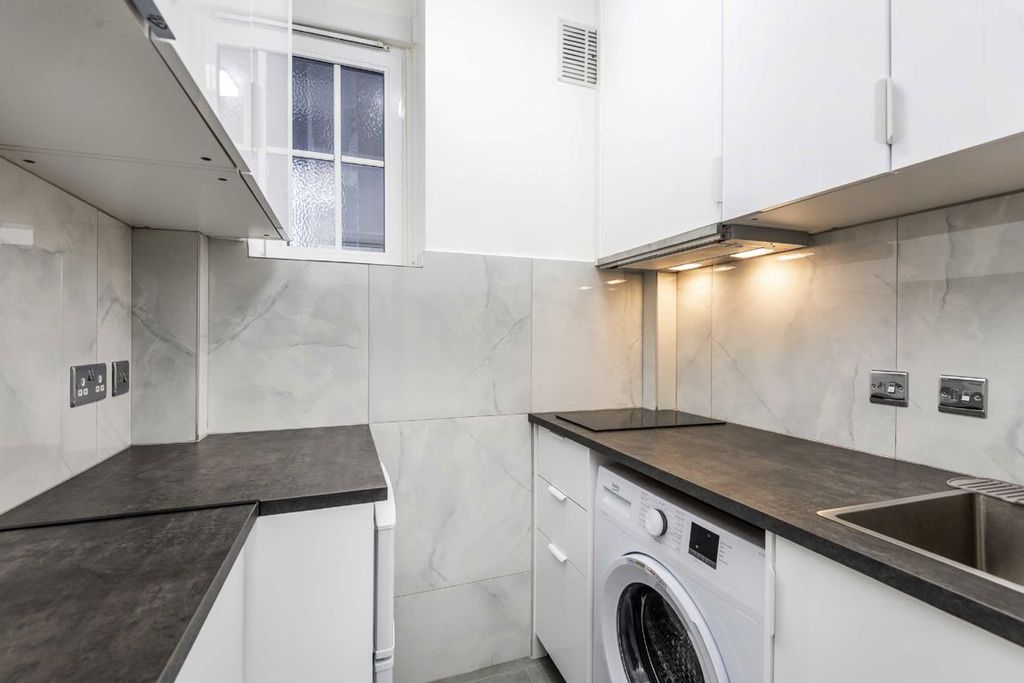 Property photo 3 of 4