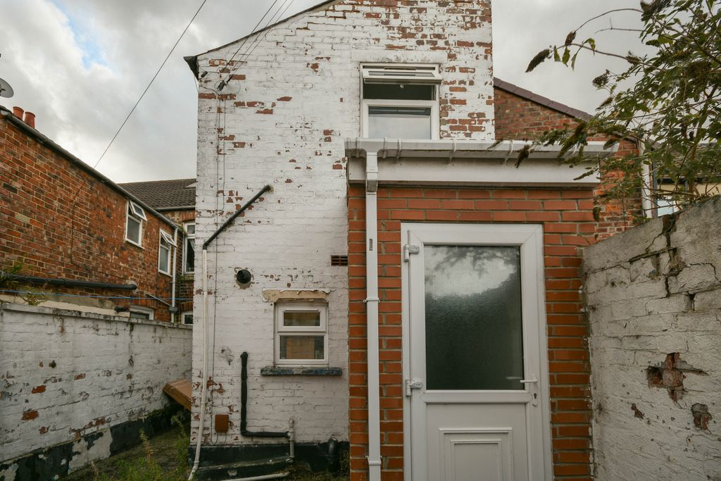 Property photo 2 of 26 Flat 2: Entrance