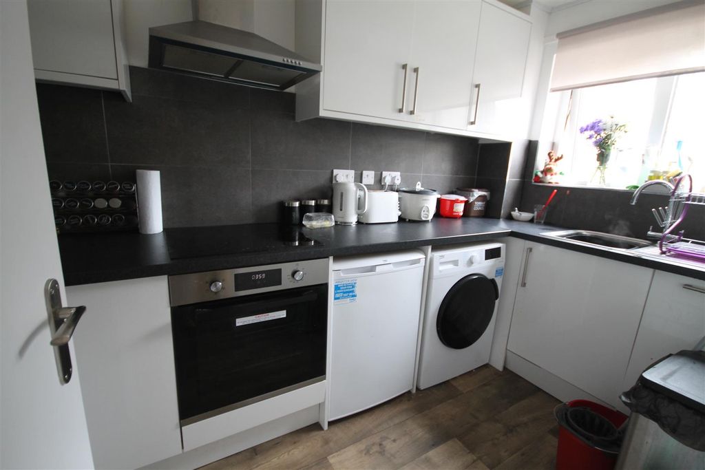 Property photo 2 of 14 Img_4942.Jpg