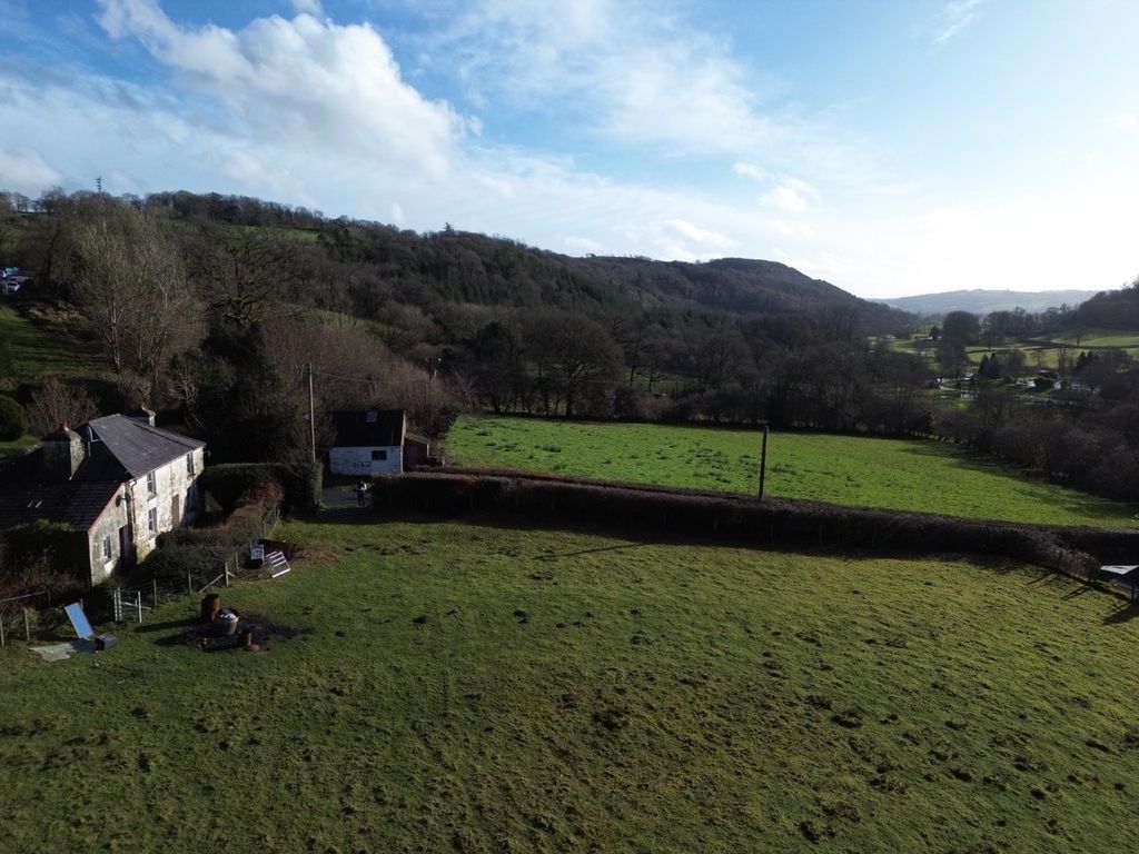 Property photo 2 of 35