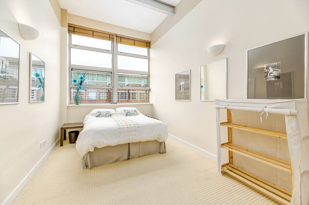 Property photo 2 of 22 E9B75008-13.Jpg