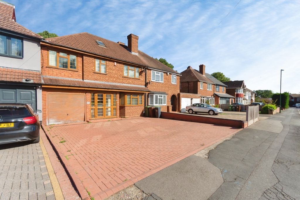 Property photo 1 of 18 Frontage