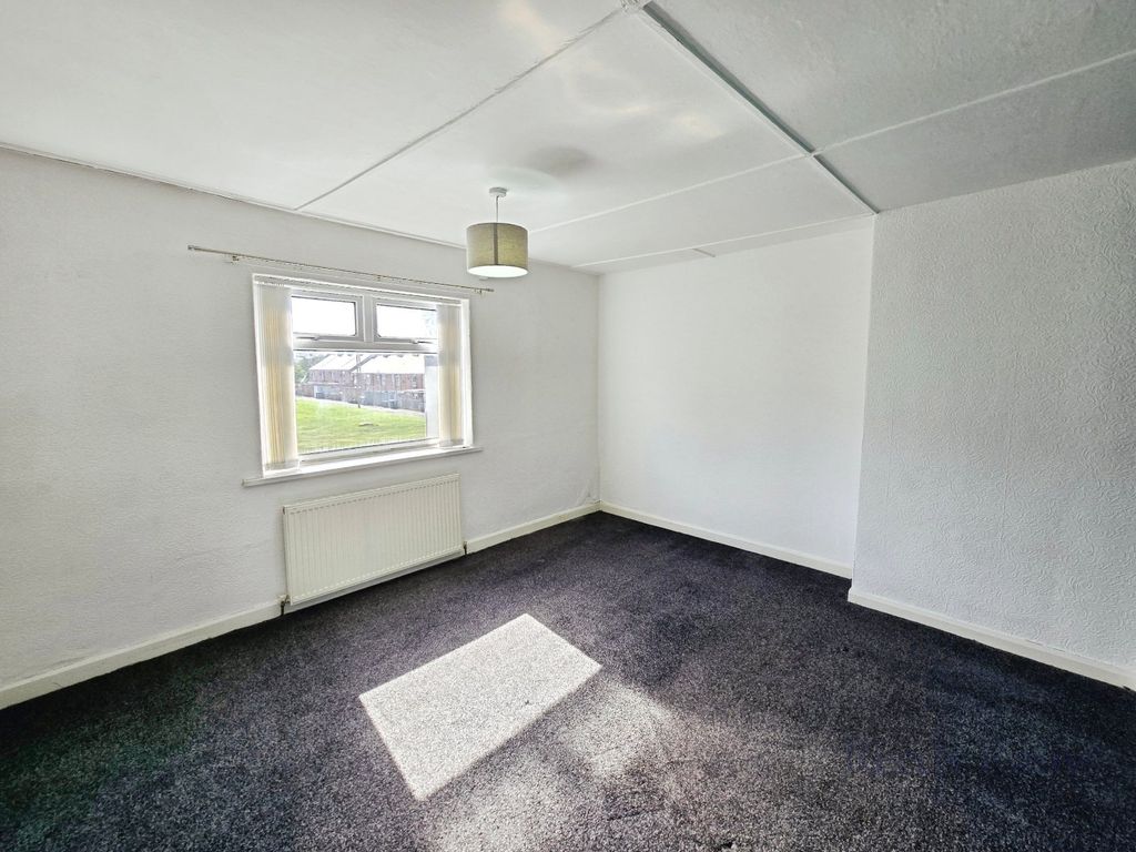 Property photo 3 of 18 Picture No. 23
