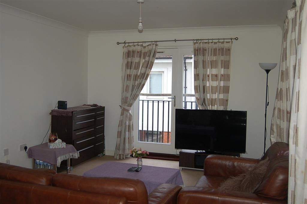 Property photo 2 of 5 Living Room