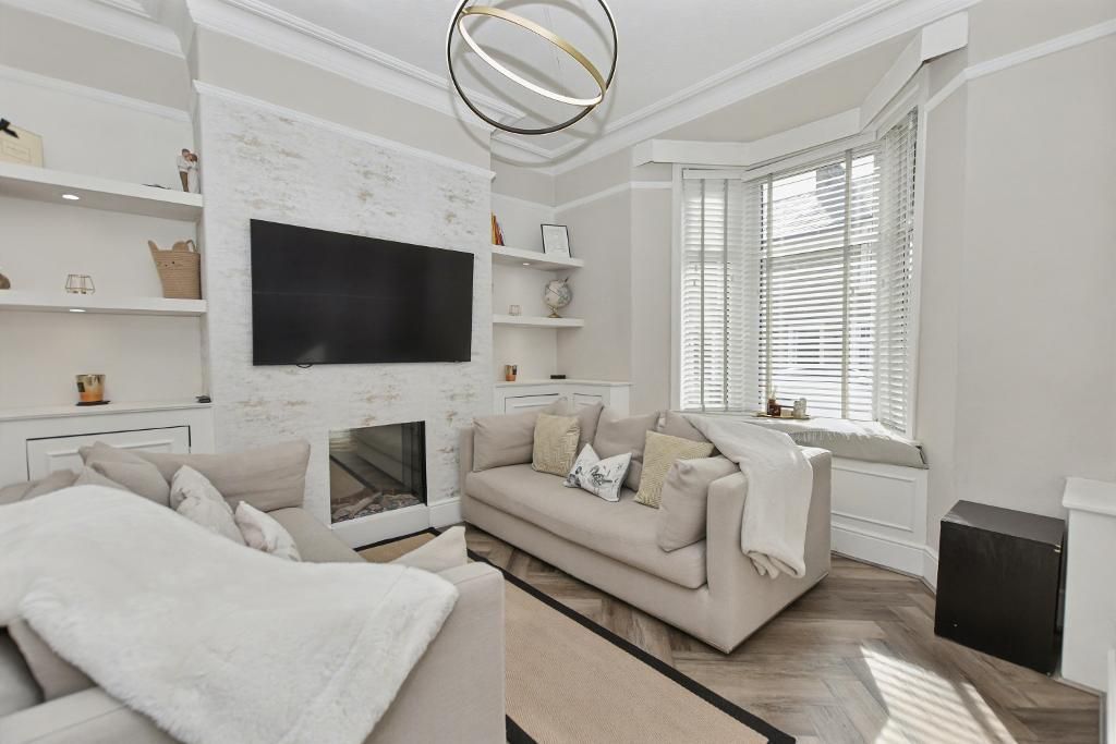 Property photo 3 of 18 Photo 3