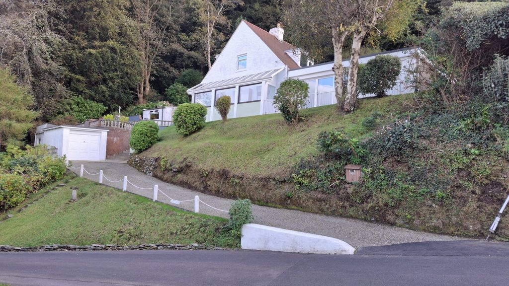 Property photo 1 of 33