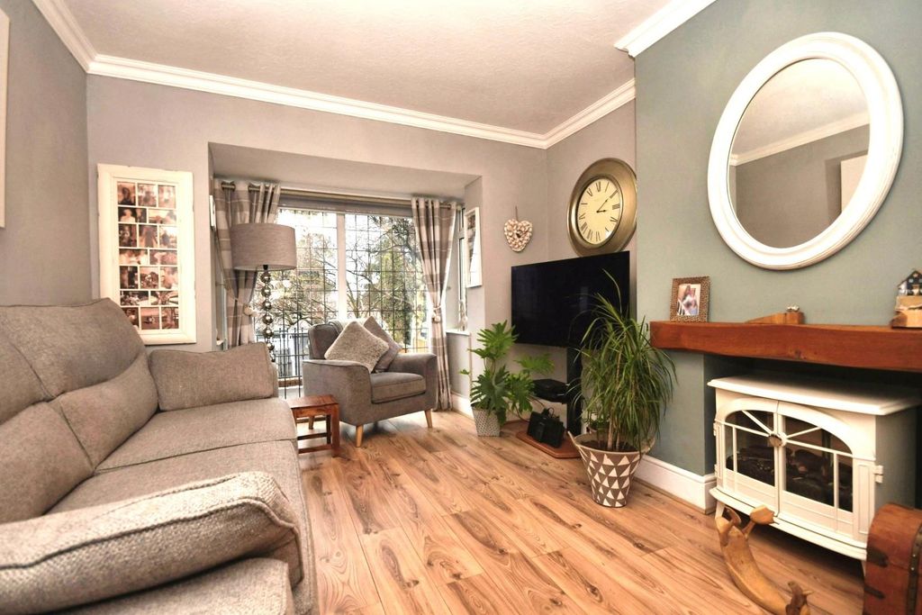 Property photo 3 of 23 Lounge.Jpg