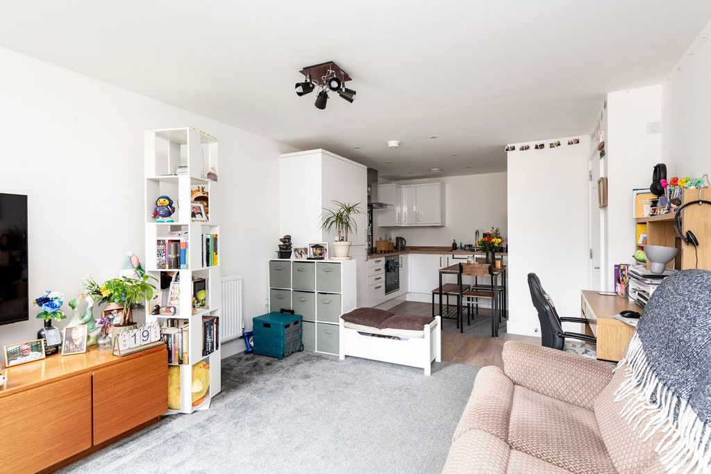 Property photo 3 of 9