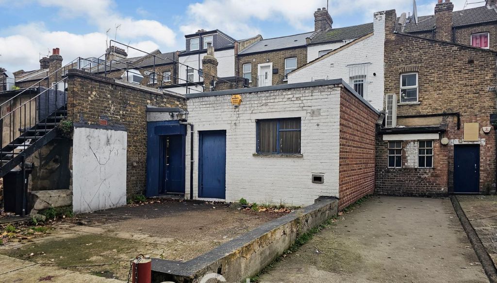 Property photo 3 of 11