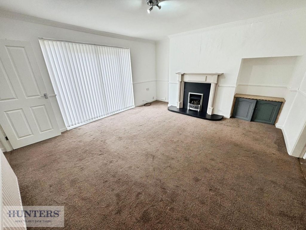 Property photo 2 of 10 Lounge