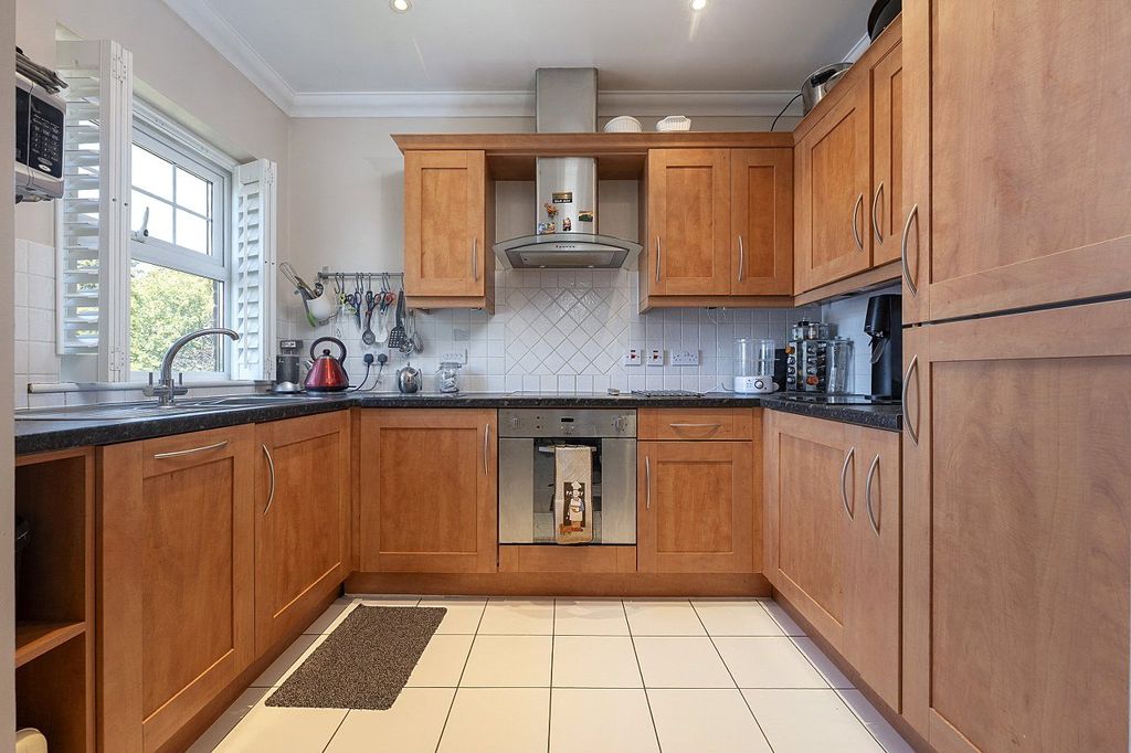 Property photo 2 of 15 Picture No. 11
