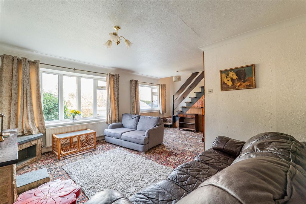 Property photo 2 of 22 Lounge