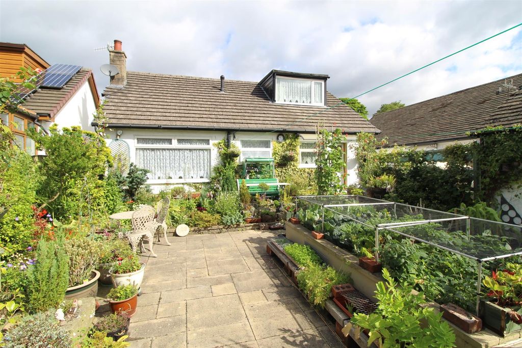 Property photo 2 of 14 Gardens