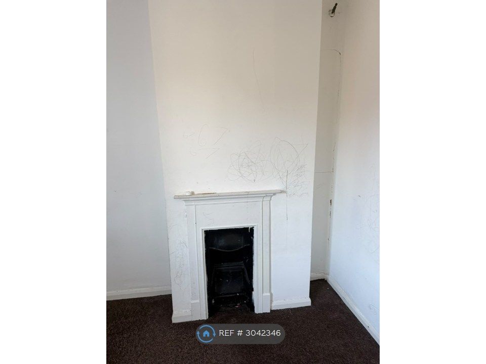 Property photo 2 of 27