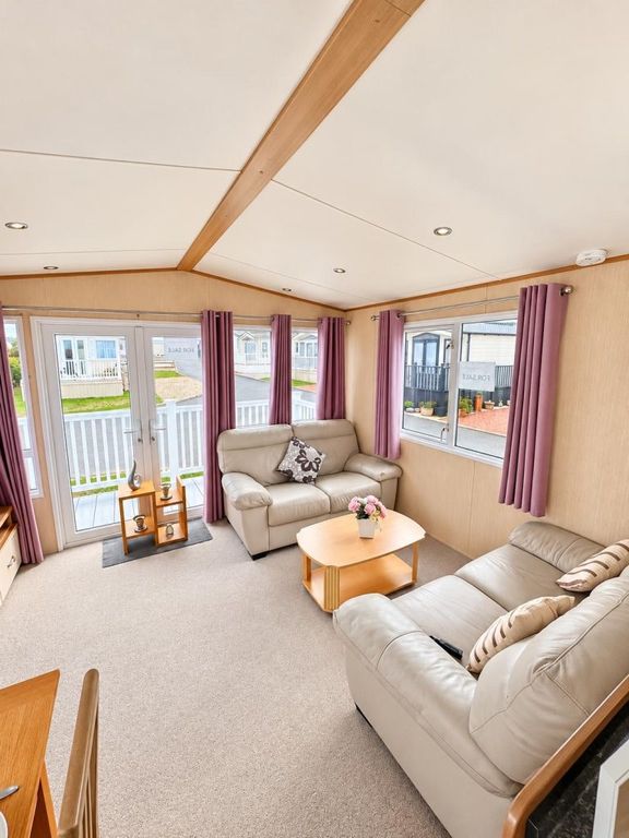 Property photo 3 of 14 Image00003