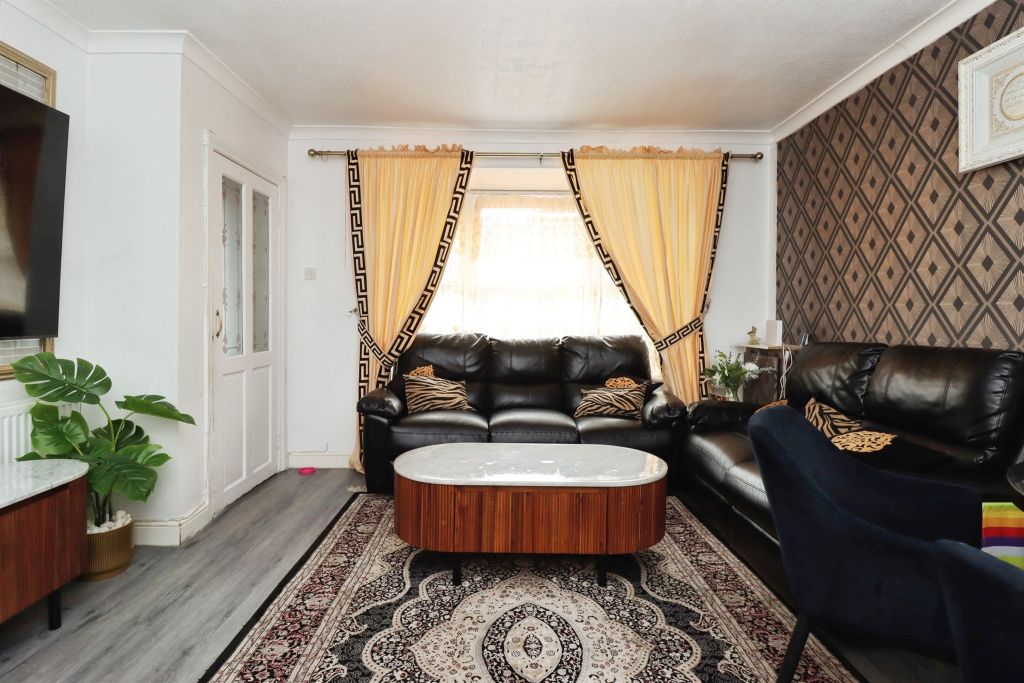 Property photo 3 of 18