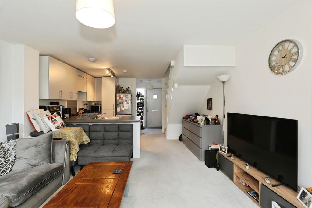 Property photo 3 of 16 Pbox-Img.Jpg