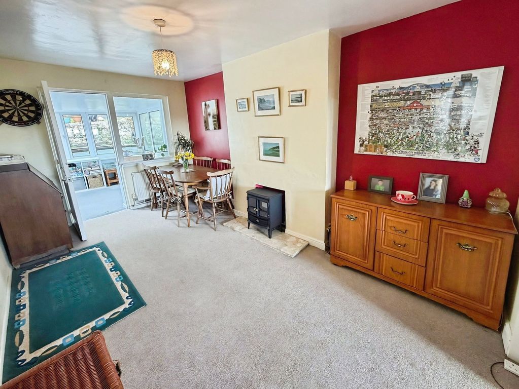 Property photo 3 of 32