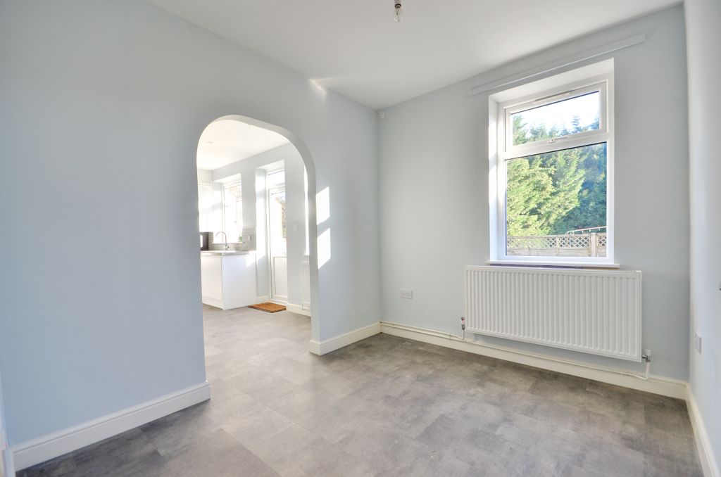 Property photo 3 of 11 3