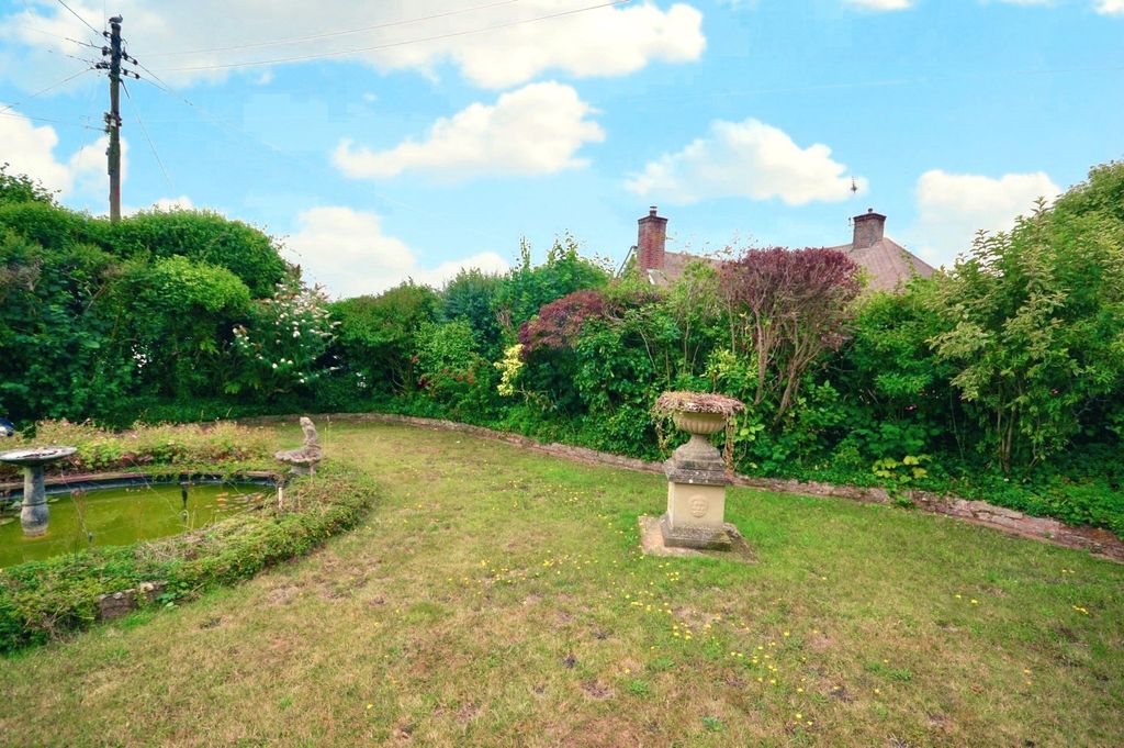 Property photo 2 of 16 Picture No. 23