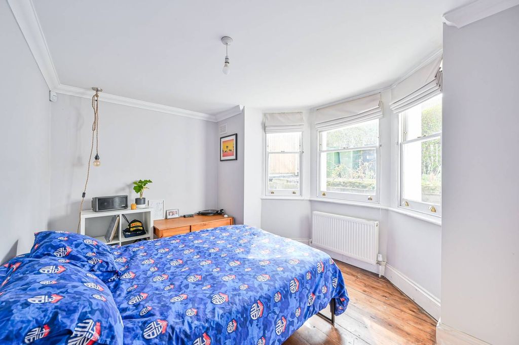 Property photo 3 of 11