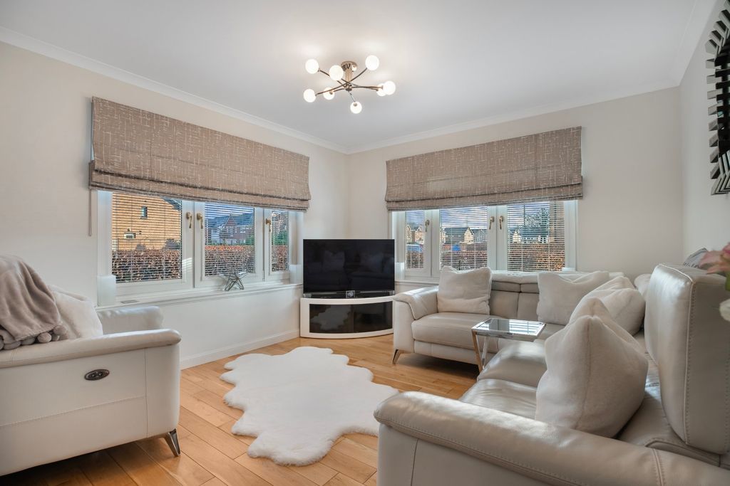 Property photo 2 of 19 Picture No. 12