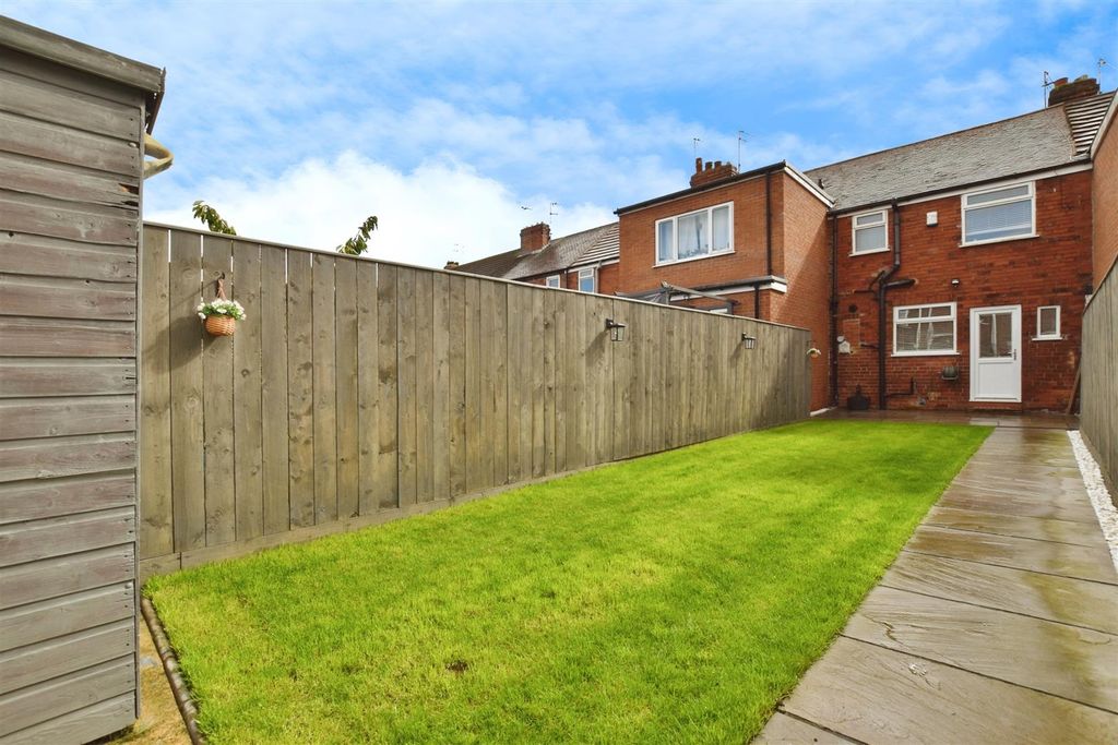 Property photo 3 of 16 4E76F5c2-Garden 20House.Jpg