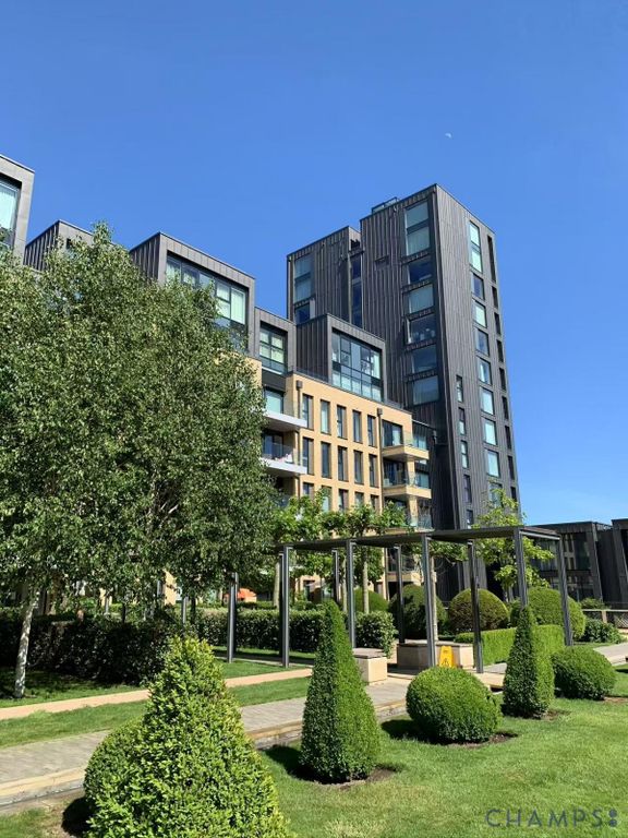 Property photo 1 of 5 Luxury 2-Bedroom Apartment With Large Balcony | Fulham Riverside, Sw6