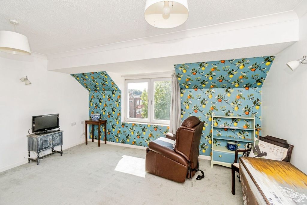 Property photo 3 of 11