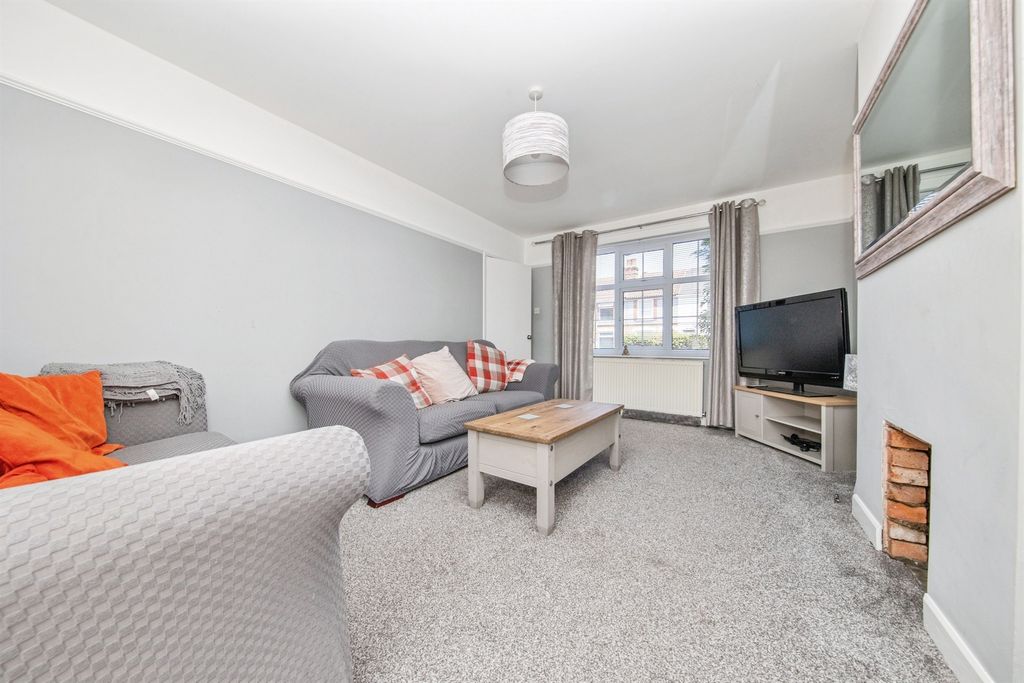 Property photo 3 of 18