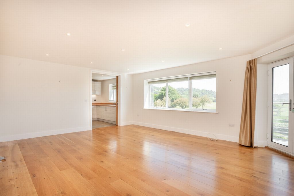 Property photo 2 of 17 Living Space