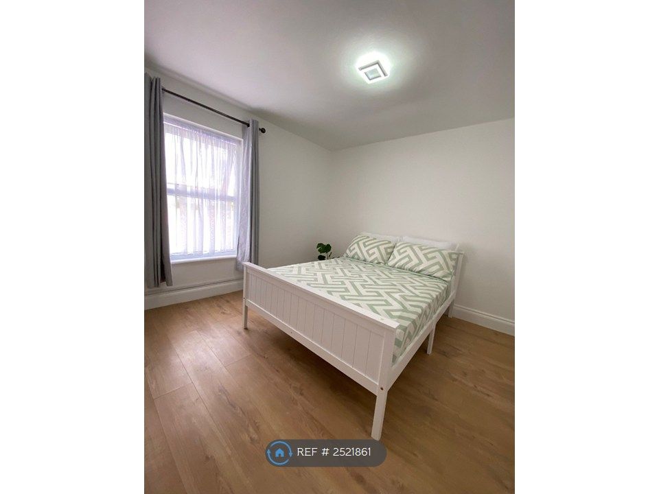 Property photo 1 of 10 Bedroom 1