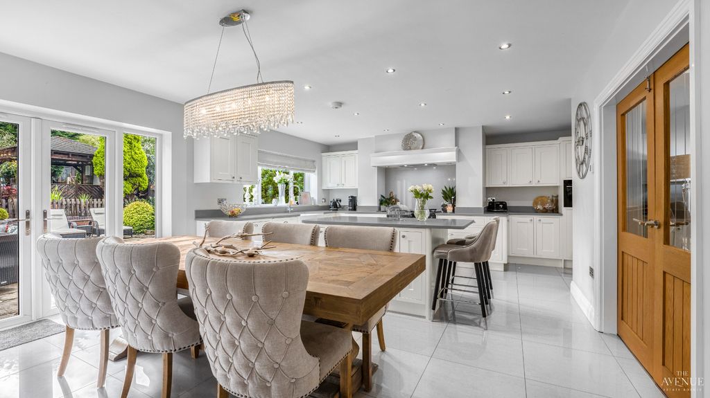 Property photo 2 of 37 3499724