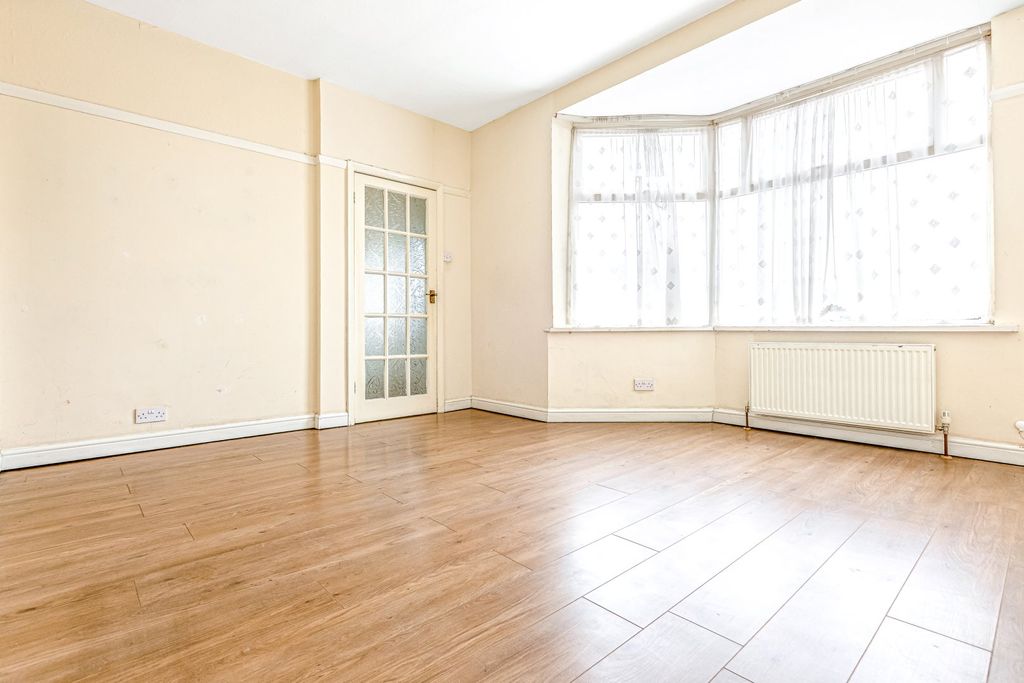 Property photo 3 of 24