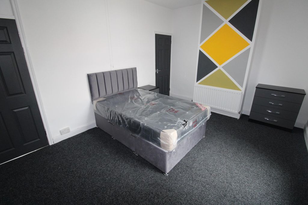 Property photo 3 of 27 Image