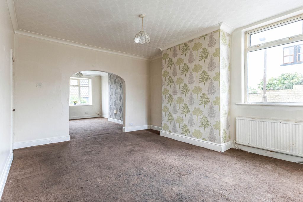 Property photo 3 of 11 Dining Room