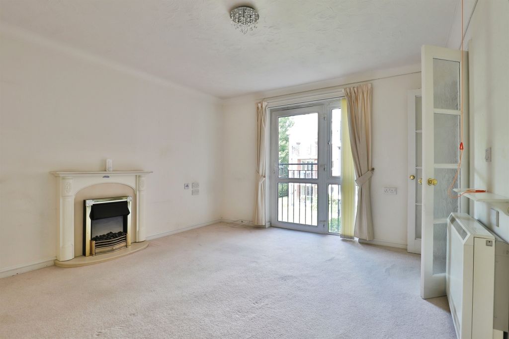 Property photo 2 of 17
