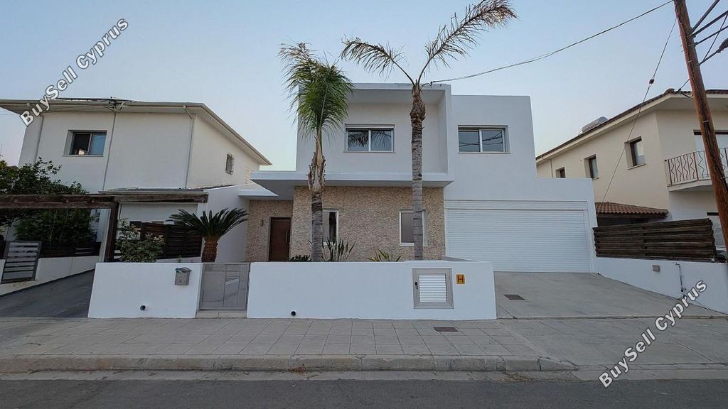 Property photo 1 of 25