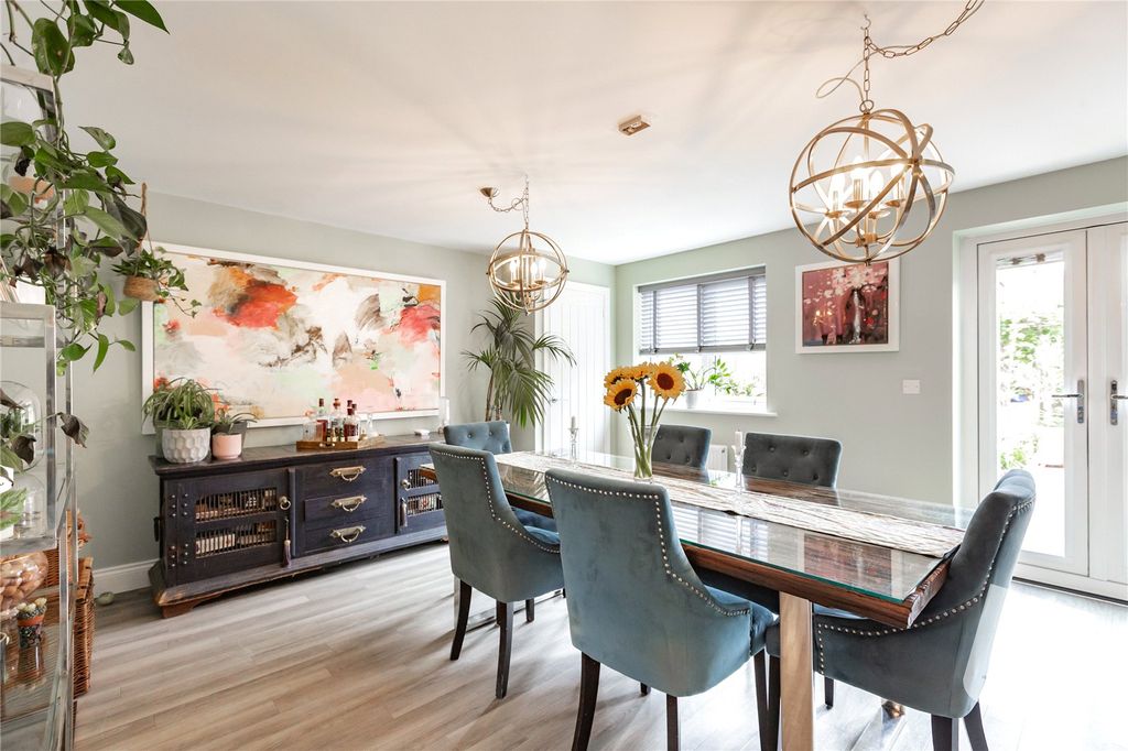 Property photo 3 of 26 Dining Area