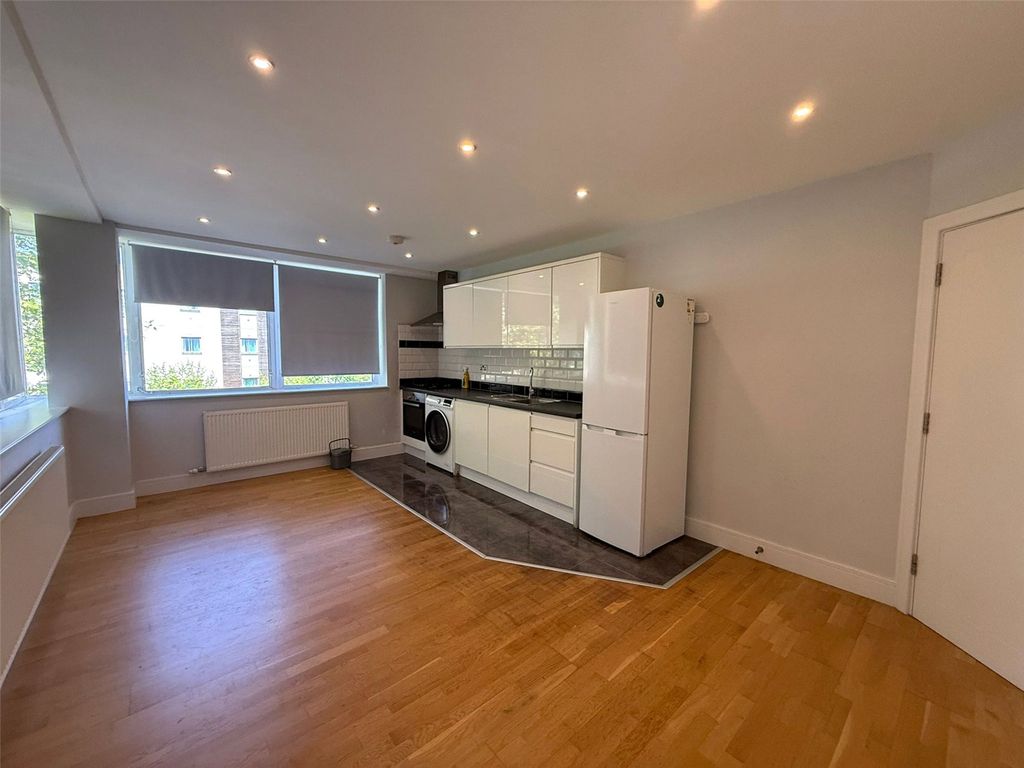 Property photo 2 of 7 Picture No. 04