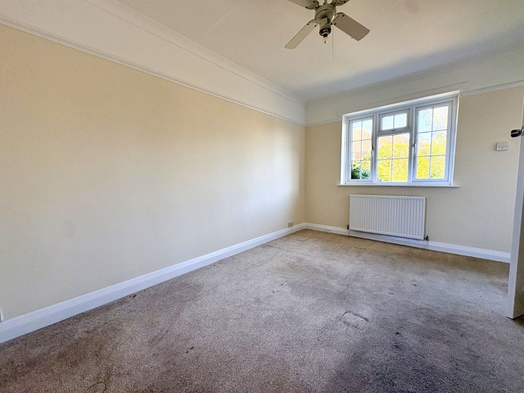 Property photo 2 of 13 Bedroom