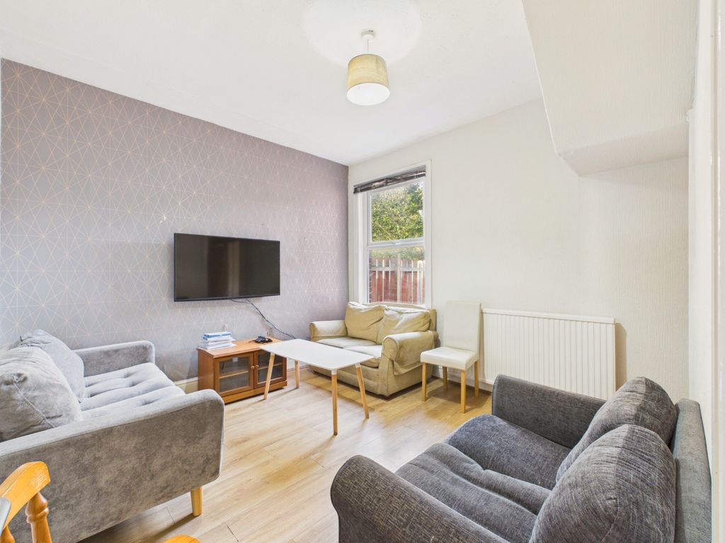 Property photo 2 of 12 5438604