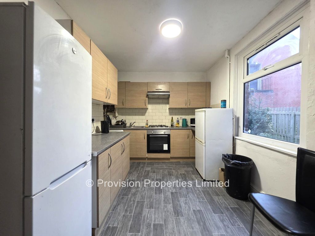 Property photo 2 of 7 Photo