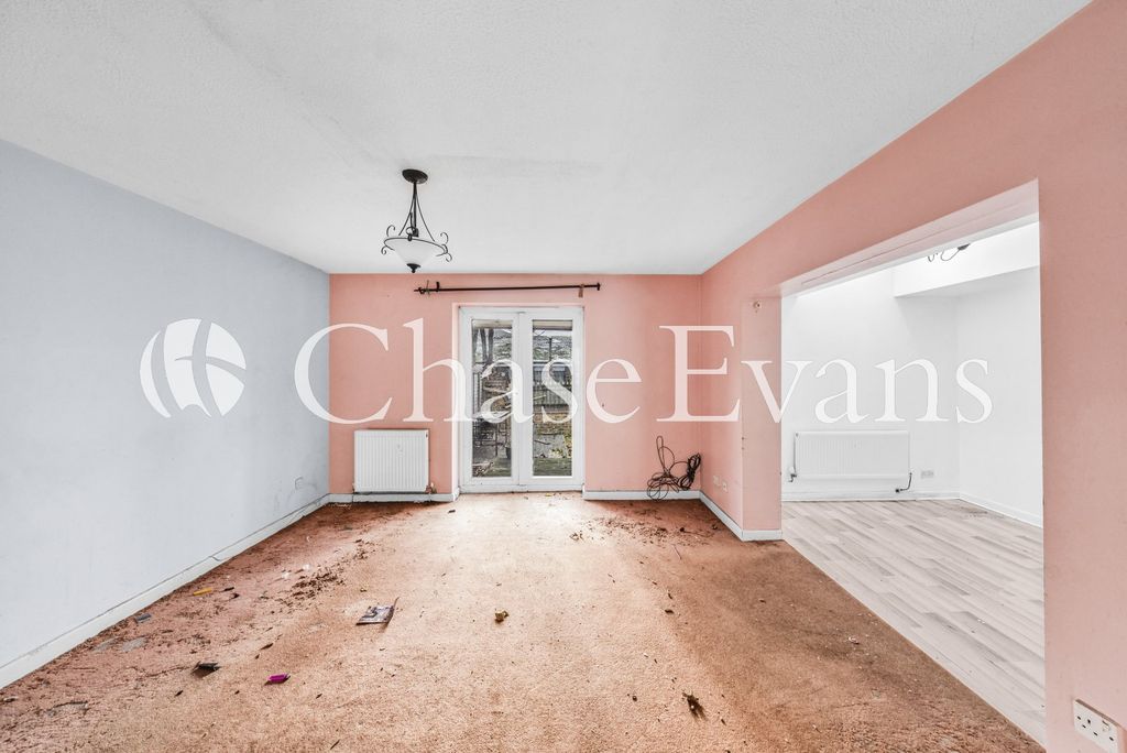 Property photo 2 of 11 Living Area