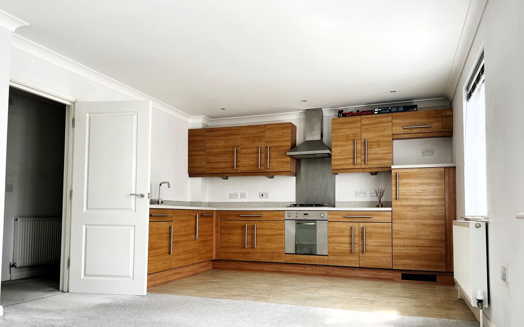 Property photo 2 of 5