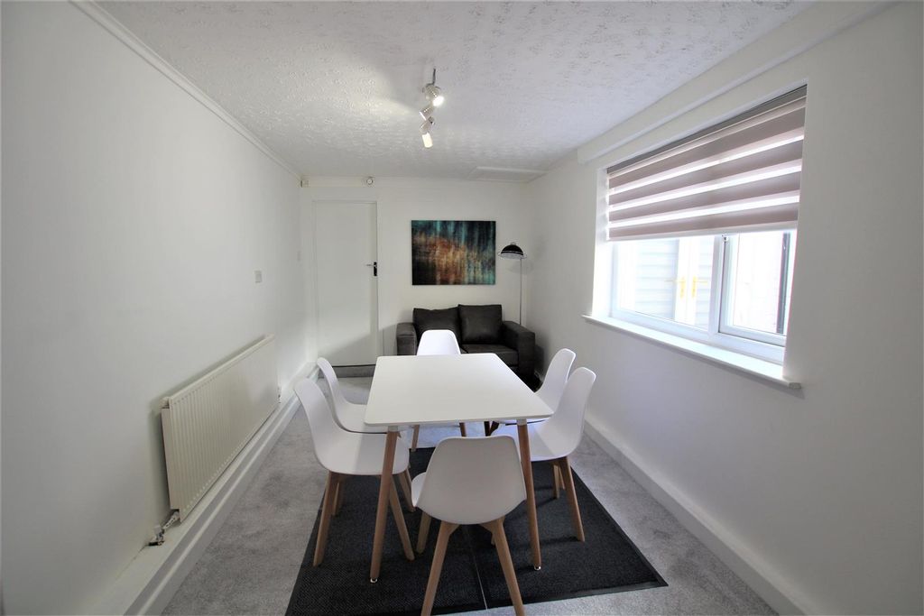 Property photo 3 of 14 Dining2.Jpg