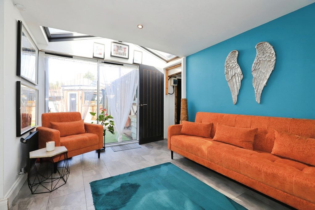 Property photo 3 of 20 Pbox-Img.Jpg