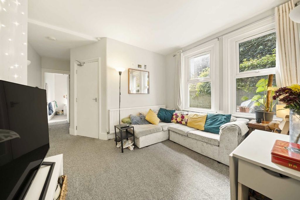 Property photo 2 of 7