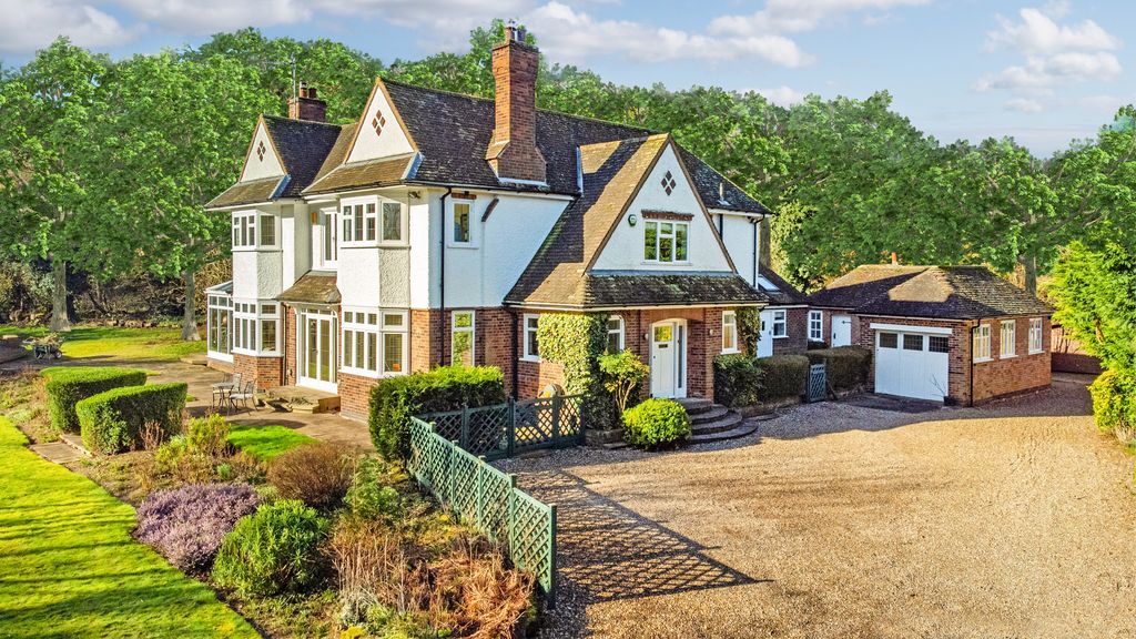 Property photo 3 of 40