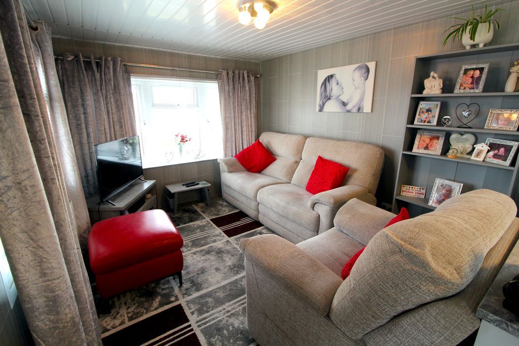 Property photo 3 of 8 Living Room